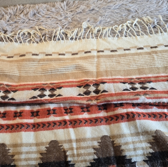 H&M Aztec Print Scarf - Picture 7 of 12